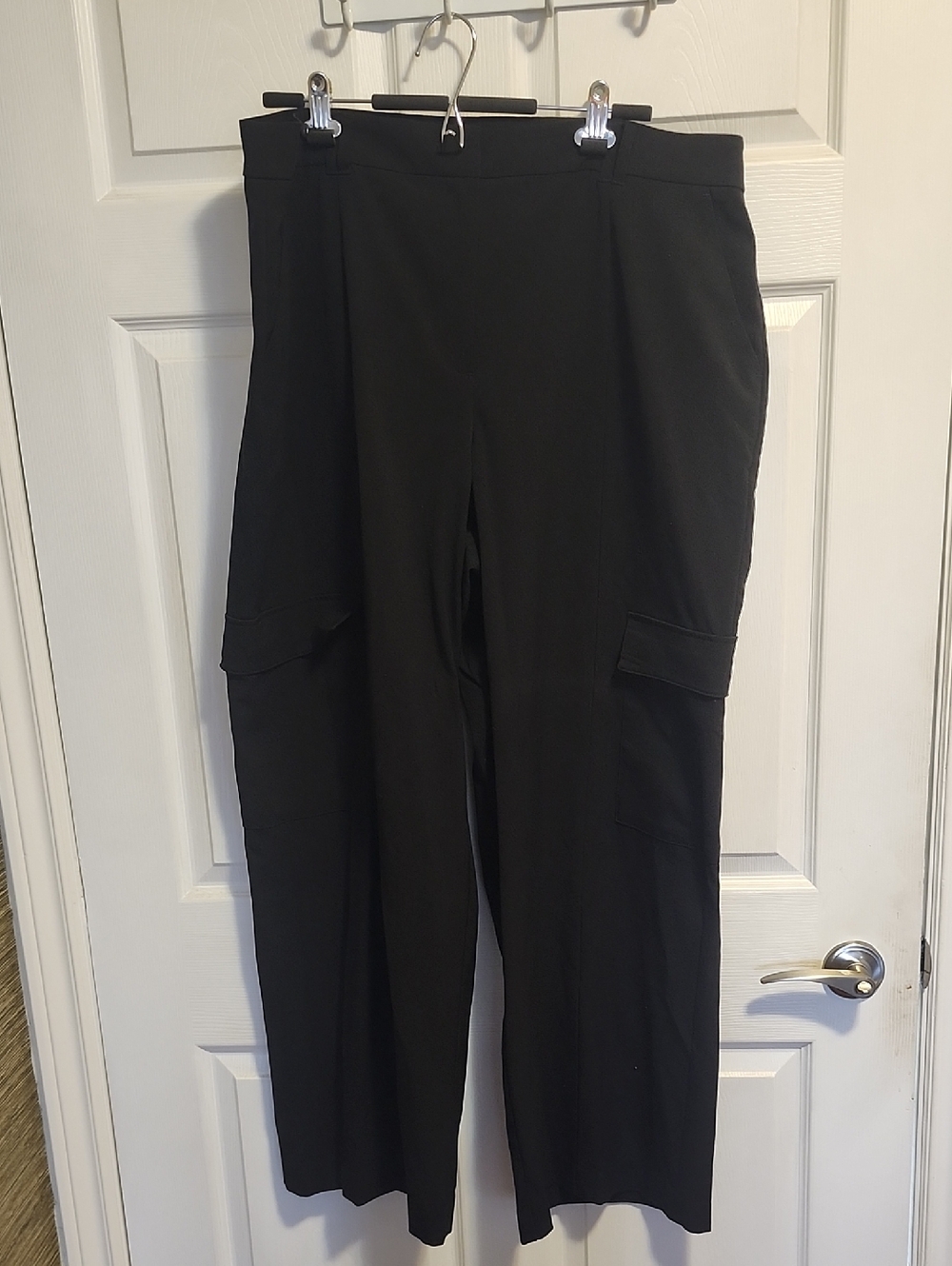 Reitmans Black Wide-Leg Cargo Knit Pants
